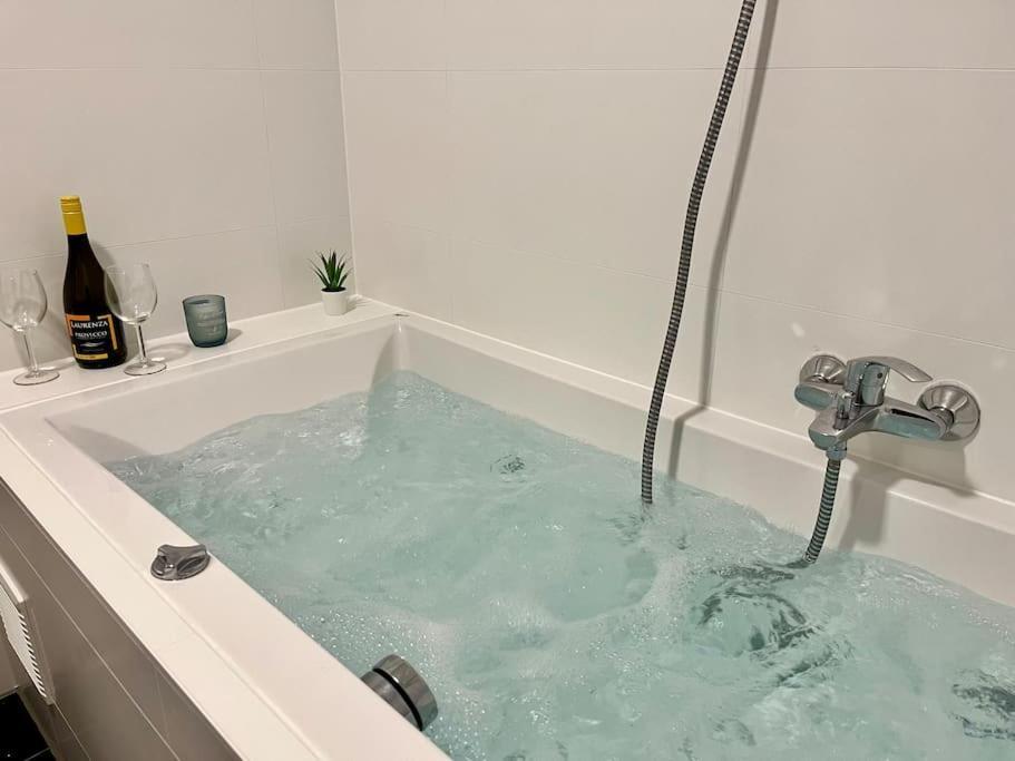 Panorama Schlossberg & Jacuzzi Грац Екстериор снимка